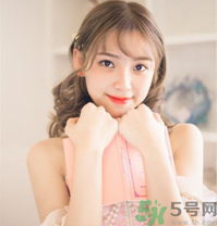 皮膚不白的人染什么顏色的頭發(fā)？頭發(fā)顏色怎么選擇？