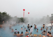 泡溫泉要準備什么？泡溫泉要自帶拖鞋嗎？