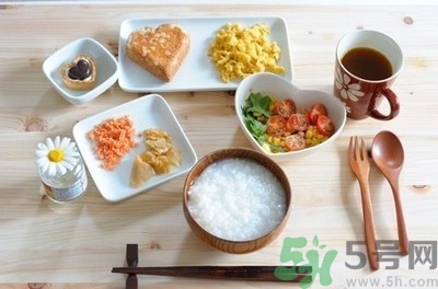 早餐怎么吃才健康？上班族早餐吃什么好？
