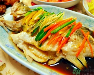 鱸魚的熱量是多少？清蒸鱸魚的熱量是多少？