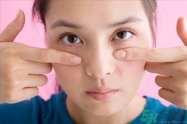 天生腫眼泡怎么消除？天生腫眼泡怎么辦？