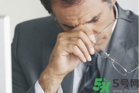 眼睛干澀看東西模糊怎么回事？眼睛干澀看東西模糊怎么辦？