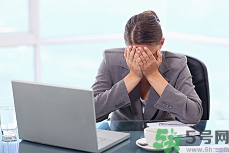 眼睛干澀發(fā)癢怎么回事？眼睛干澀發(fā)癢怎么辦？