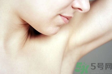 女性腋下刺痛怎么回事？腋下刺痛怎么辦？