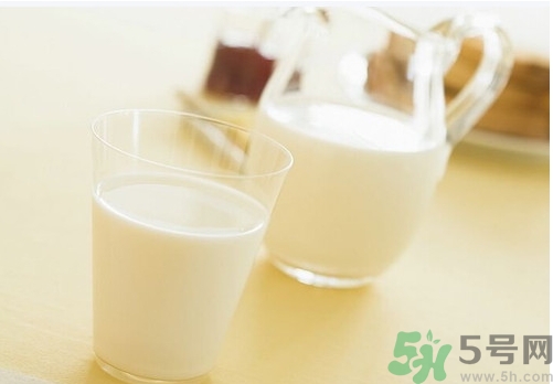嬰兒奶粉大人能喝嗎？嬰兒奶粉大人喝了會怎樣？