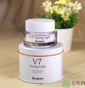 素顏霜和氣墊哪個好？素顏霜和氣墊bb哪個好？