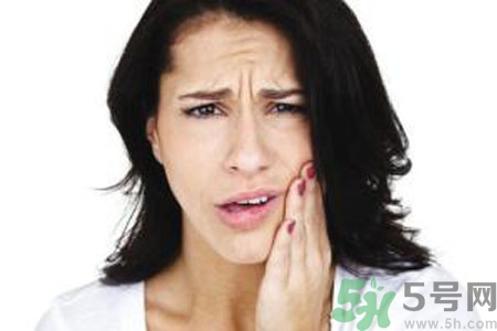 懷孕口腔潰瘍怎么回事？懷孕口腔潰瘍怎么辦？