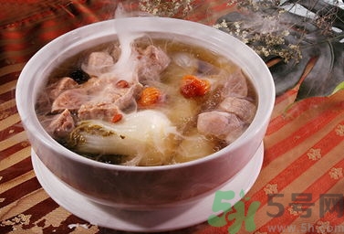 入秋喝什么湯最好？秋季養(yǎng)生湯有哪些？