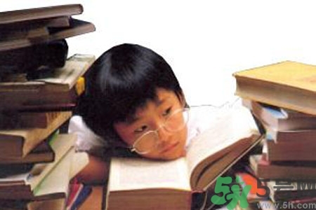 熬夜對青少年有什么影響？熬夜對青少年的危害是什么？