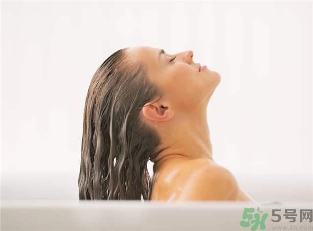 掉頭發(fā)用白醋洗頭好嗎？掉頭發(fā)用醋洗好嗎？