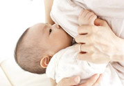 母乳喂養(yǎng)的好處有哪些？母乳喂養(yǎng)怎么知道寶寶吃飽了沒？