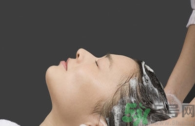 洗頭發(fā)掉頭發(fā)怎么辦？洗頭發(fā)大量脫發(fā)怎么辦？