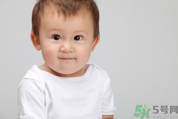 寶寶掉頭發(fā)是什么原因？寶寶掉頭發(fā)是怎么回事？