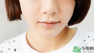 vant氣墊cc黑色和白色哪款好？vant36.5氣墊cc黑色和白色區(qū)別