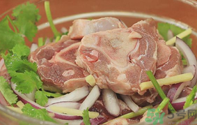 秋天可以吃羊肉嗎？秋天適合吃羊肉嗎？