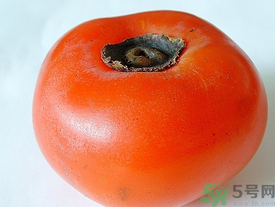 新鮮柿子皮可以吃嗎？吃了柿子皮怎么辦？