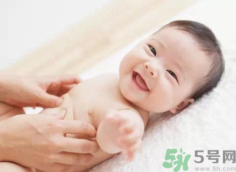 新生兒肚臍眼出血怎么辦？新生兒肚臍脫落會疼嗎？