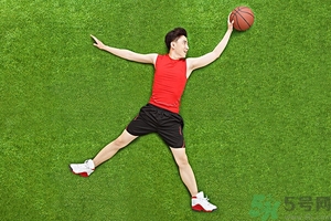 打籃球腿抽筋怎么辦？打籃球小腿抽筋怎么辦？