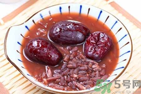 寒露手腳冰涼喝什么好？手腳發(fā)涼喝三紅湯有什么好處？