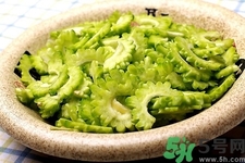 新鮮苦瓜片和干苦瓜片泡水哪個(gè)好？苦瓜片泡水喝的功效