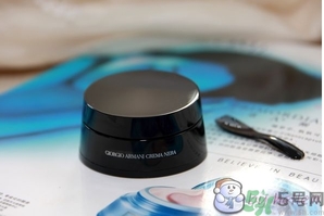 阿瑪尼黑曜石粉底多少錢？阿瑪尼黑曜石粉底霜專柜價(jià)格