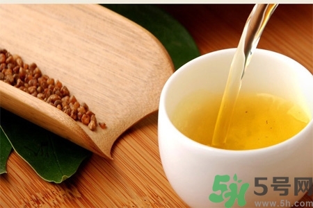 茶垢對身體有害嗎？茶垢到底是養(yǎng)生還是危害健康？