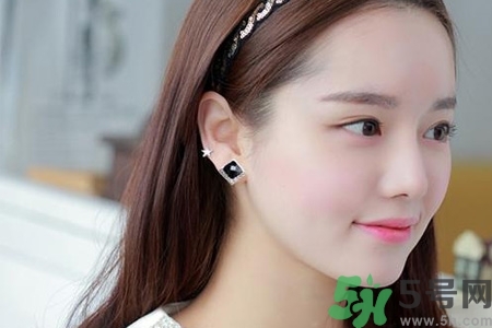 打耳洞的注意事項有哪些？女生打耳洞前需要注意什么？