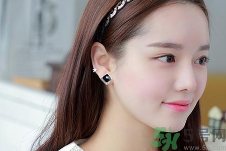 去醫(yī)院打耳洞掛什么科？去醫(yī)院打激光耳洞多少錢？