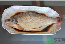 鯽魚死了還能吃嗎？死鯽魚能吃嗎？