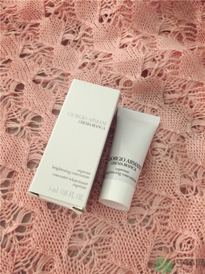阿瑪尼黑鑰匙至臻奐顏精華乳怎么樣？阿瑪尼黑鑰匙精華乳好用嗎？