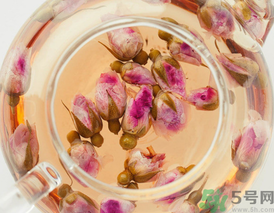 桂花茶和玫瑰花能一塊泡水喝嗎？桂花和玫瑰花一起喝有什么功效？