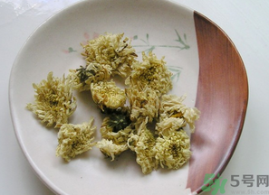 干菊花長(zhǎng)蟲怎么辦？干菊花長(zhǎng)蟲還能喝嗎？