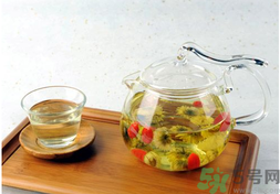 菊花茶可以天天喝嗎？菊花茶喝多了會(huì)怎么樣？