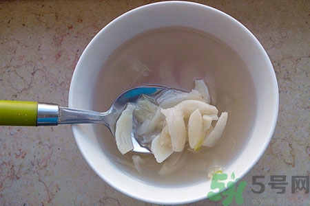 寶寶咳嗽喝大蒜水有用嗎？小孩咳嗽能喝大蒜水嗎？