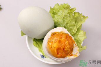 鴨蛋不能和什么一起吃？鴨蛋不能與什么食物同食？
