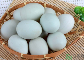 鴨蛋不能和什么一起吃？鴨蛋不能與什么食物同食？