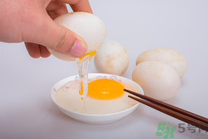 雞蛋和鴨蛋可以一起吃嗎？雞蛋和鴨蛋可以一起炒嗎？