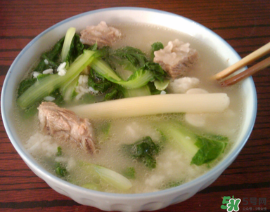 燉排骨什么時候放鹽最好？燉排骨放什么調(diào)料？