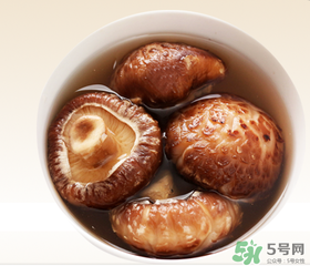 干香菇用什么水泡？干香菇用熱水還是冷水泡？