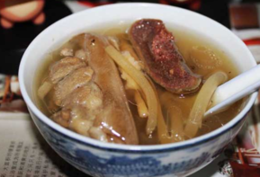 鴨肉燉什么好吃？燉鴨肉放什么好吃？ 