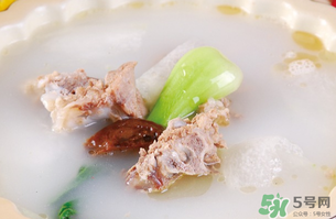 排骨湯燉多久最好？排骨湯燉怎么燉最好喝？
