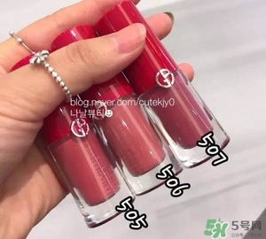 阿瑪尼小胖丁唇釉哪個(gè)色最火？阿瑪尼小胖丁唇釉保留了紅管的哪個(gè)色？