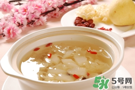 喝銀耳紅棗湯會(huì)發(fā)胖嗎？晚上吃銀耳紅棗湯長會(huì)胖嗎？