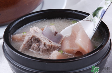 排骨湯可以隔夜喝嗎？隔夜的排骨湯還能喝嗎？