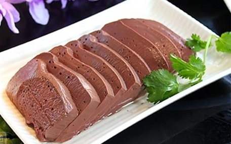 鴨血有孔好還是沒(méi)孔好 鴨血買(mǎi)哪種好