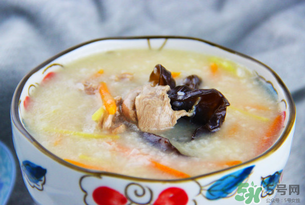 吃完鴨肉可以喝牛奶嗎？鴨肉和牛奶能一起吃嗎？