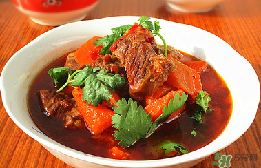 牛肉可以和胡蘿卜一起吃嗎？牛肉和胡蘿卜能一起吃嗎？
