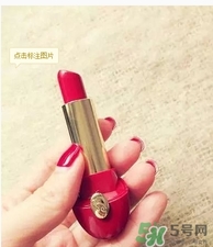 復(fù)古紅口紅適合學(xué)生嗎？復(fù)古紅口紅顯老嗎？