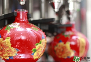 一喝白酒就胃疼怎么回事？一喝白酒就胃疼怎么辦？