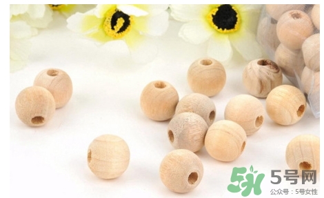 樟腦丸對(duì)嬰兒有害嗎？樟腦丸對(duì)寶寶有什么危害？